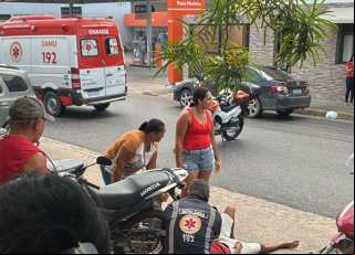 GRAVATÁ: Acidente entre moto e carro é registrado na 15 de Novembro, um casal fica ferido e o motorista se evadiu do local. Confira: